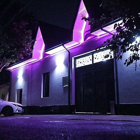 House De Moon Hostel Tashkent Bagian luar foto