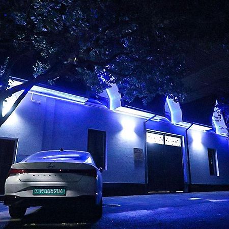 House De Moon Hostel Tashkent Bagian luar foto