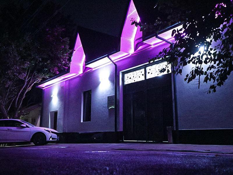 House De Moon Hostel Tashkent Bagian luar foto