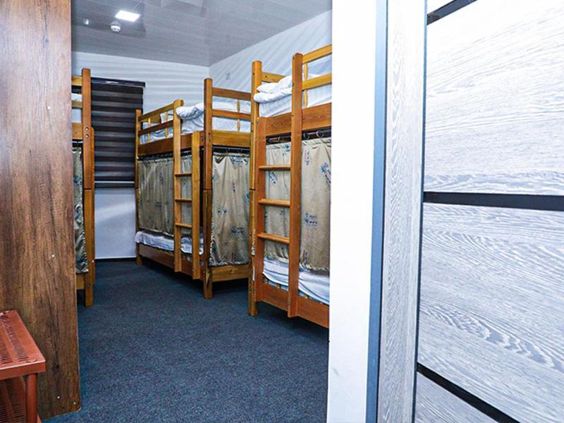 House De Moon Hostel Tashkent Ruang foto
