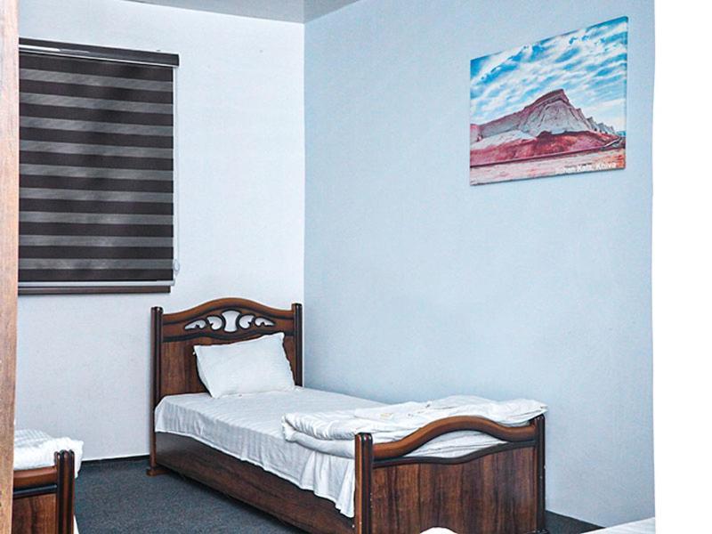 House De Moon Hostel Tashkent Ruang foto