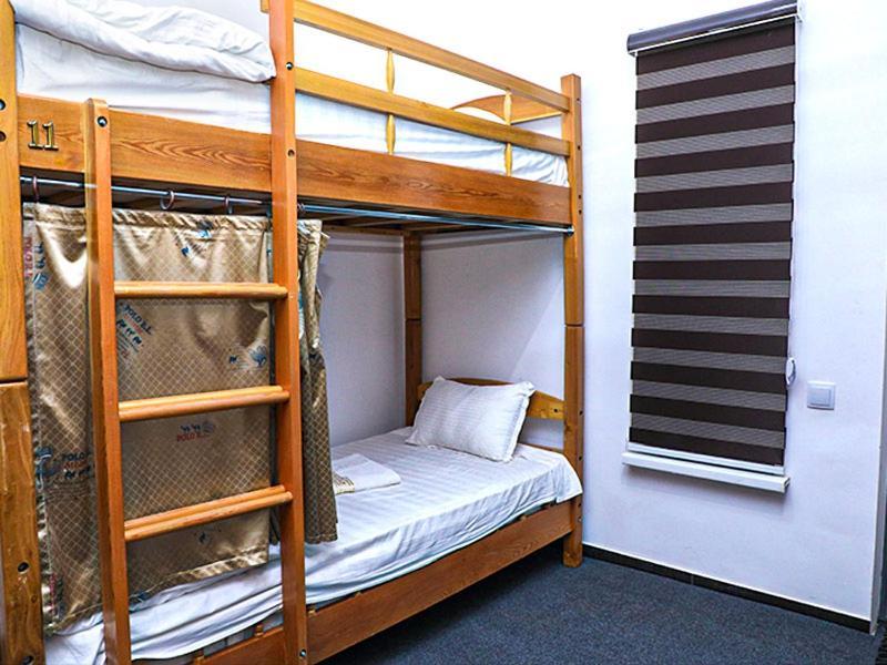 House De Moon Hostel Tashkent Ruang foto